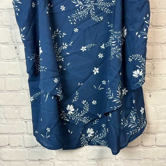 BloomChic Blue & White Floral Tiered Tank Top Plus Size 1X - Picture 5 of 6